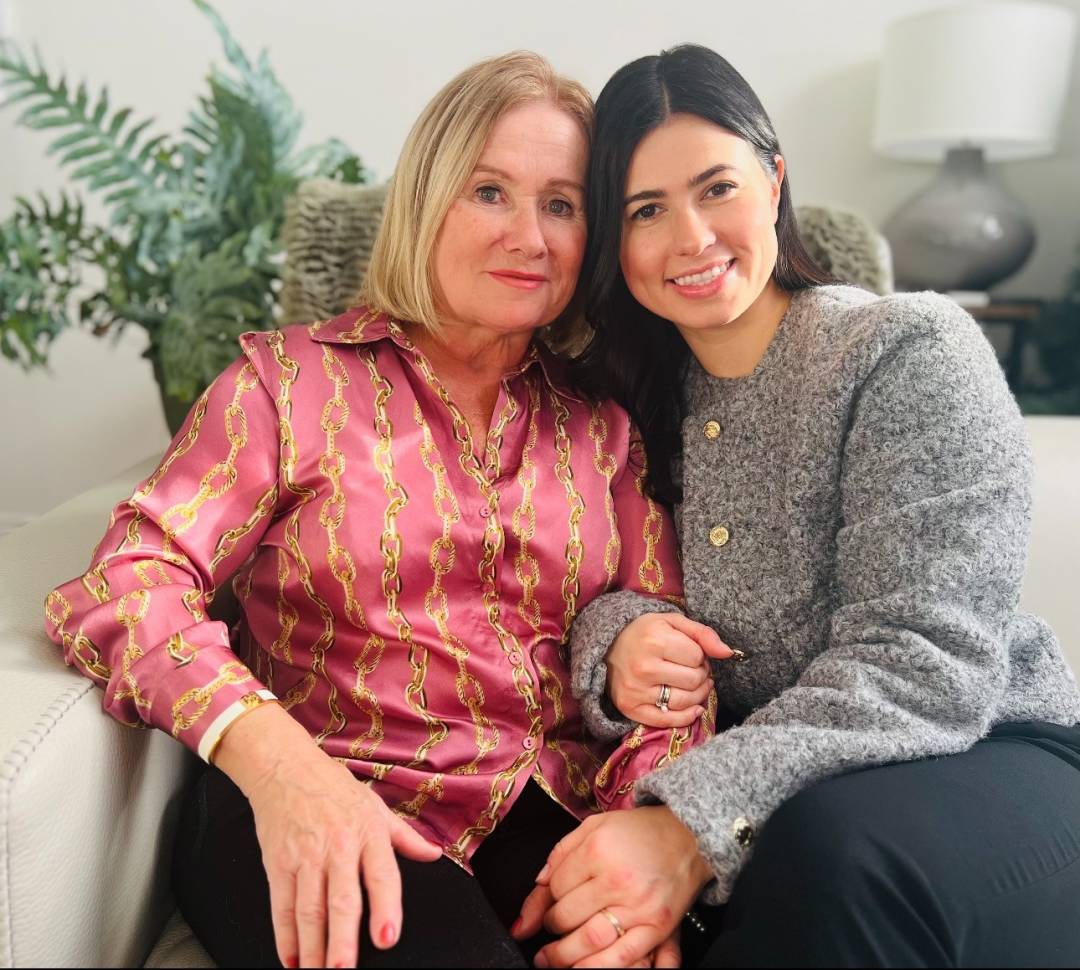 Andréa et Carole - assis